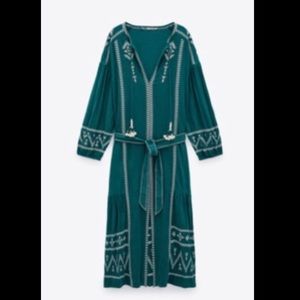 Zara embroidered midi drees